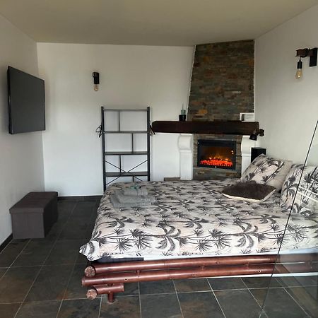 Studio Port Pin Vue Mer, Jacuzzi, Hammam, Parking Prives 카시스 외부 사진