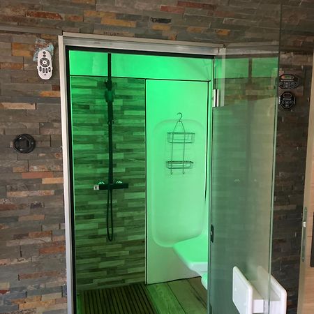 Studio Port Pin Vue Mer, Jacuzzi, Hammam, Parking Prives 카시스 외부 사진