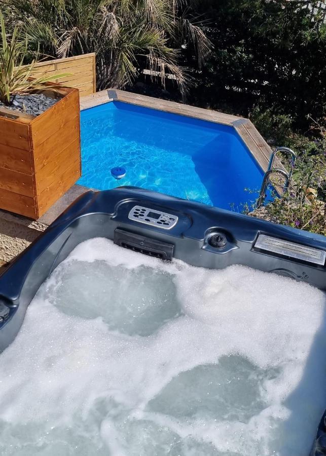 Studio Port Pin Vue Mer, Jacuzzi, Hammam, Parking Prives 카시스 외부 사진